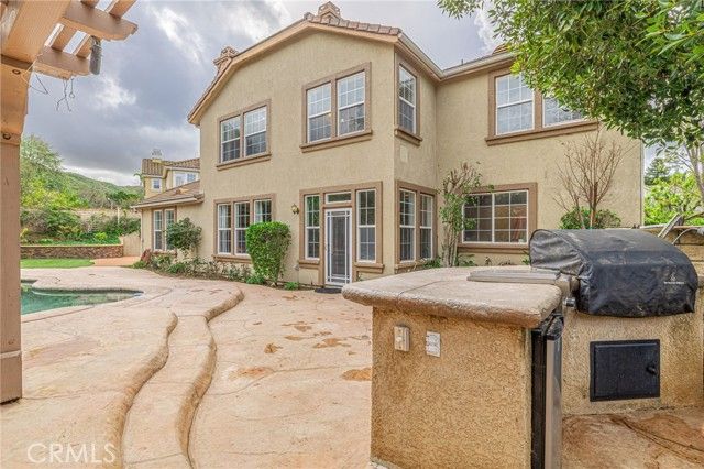 574 Oak Tree Court, Simi Valley, CA 93065