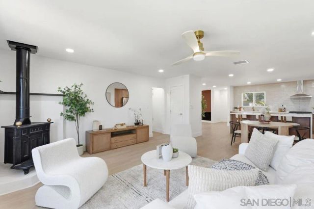 5822 Stadium St, San Diego, CA 92122