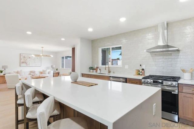 5822 Stadium St, San Diego, CA 92122