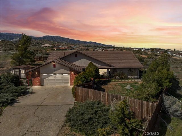 8672 Sierra Vista, Phelan, CA 92371