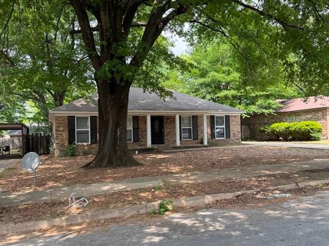 5962 RAINTREE DR, Memphis, TN 38115