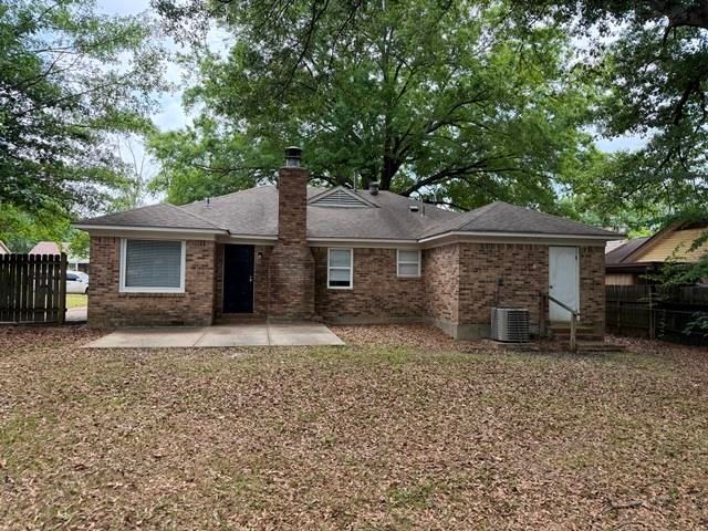 5962 RAINTREE DR, Memphis, TN 38115