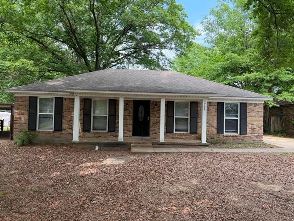 5962 RAINTREE DR, Memphis, TN 38115
