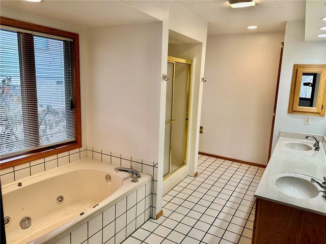 4 Lois Lane, Bella Vista, AR 72715