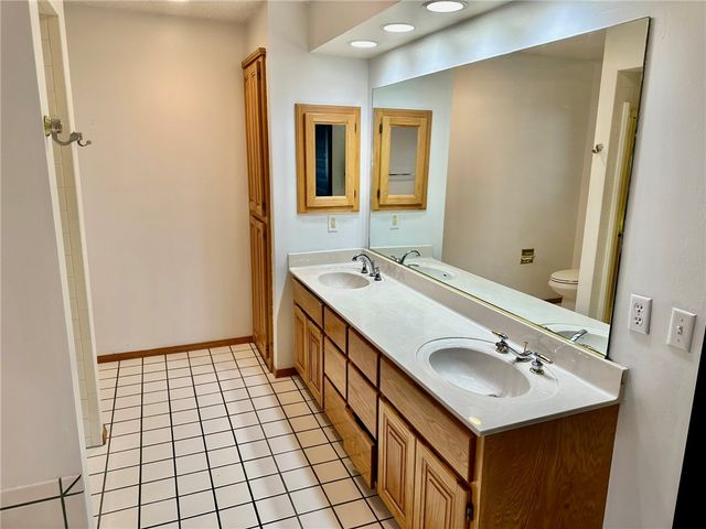 4 Lois Lane, Bella Vista, AR 72715