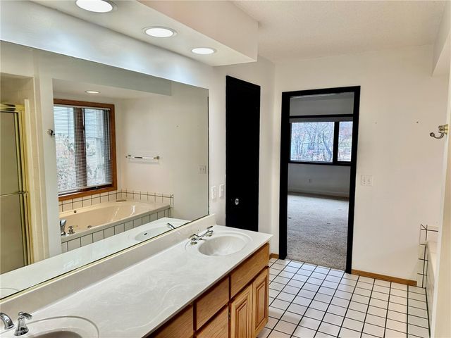 4 Lois Lane, Bella Vista, AR 72715