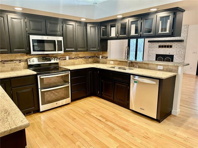 4 Lois Lane, Bella Vista, AR 72715