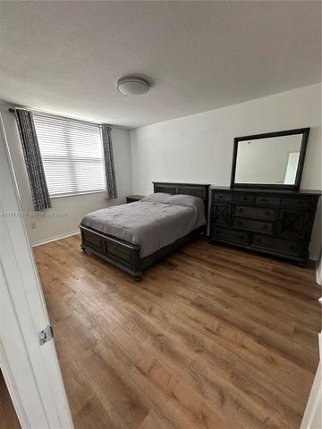 2421 NE 65th St 508, Fort Lauderdale, FL 33308