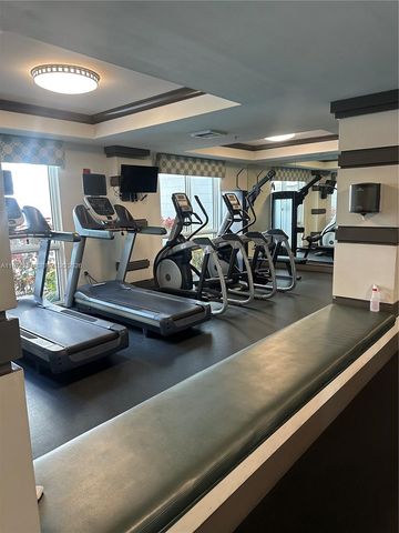 2421 NE 65th St 508, Fort Lauderdale, FL 33308