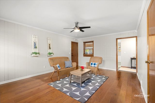 742 N Glenwood Place, Aurora, IL 60506