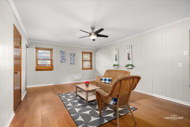 742 N Glenwood Place, Aurora, IL 60506