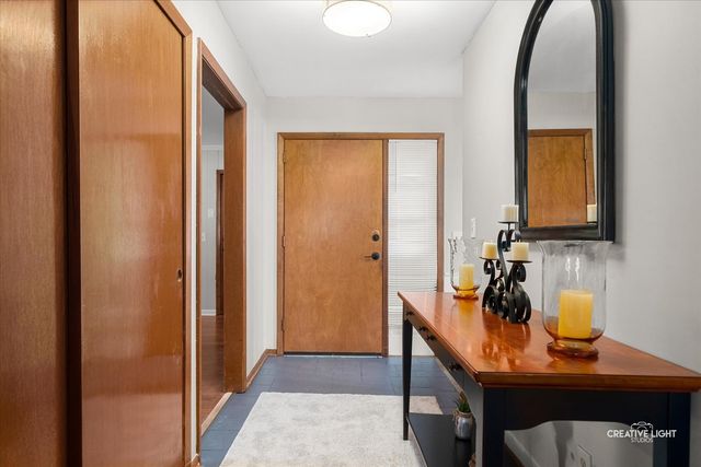 742 N Glenwood Place, Aurora, IL 60506