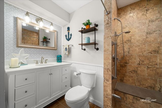 742 N Glenwood Place, Aurora, IL 60506