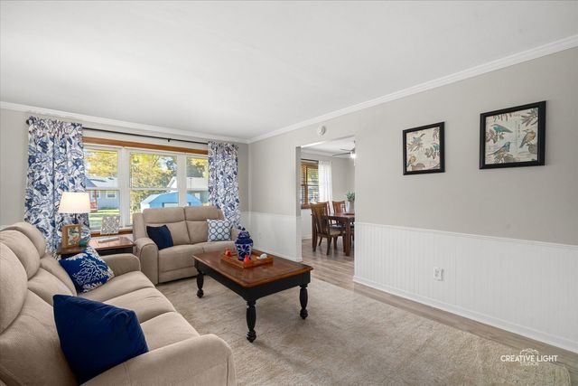 742 N Glenwood Place, Aurora, IL 60506