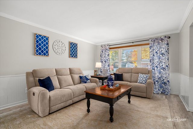 742 N Glenwood Place, Aurora, IL 60506