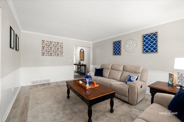 742 N Glenwood Place, Aurora, IL 60506