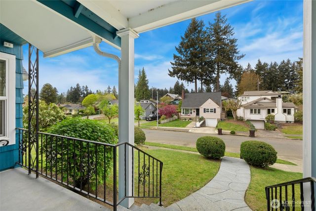 319 Contra Costa Avenue, Fircrest, WA 98466