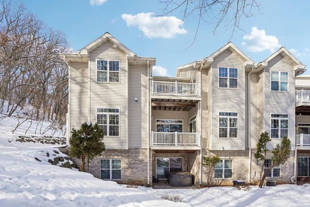 W11557 Island View Court, Lodi, WI 53555