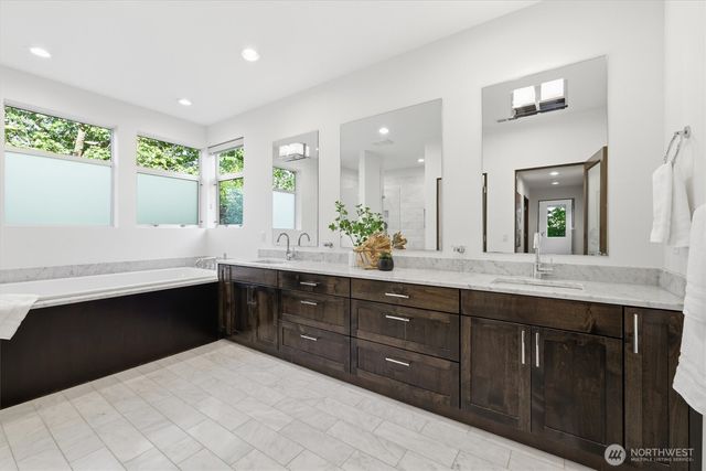 1533 38th Avenue E, Seattle, WA 98112