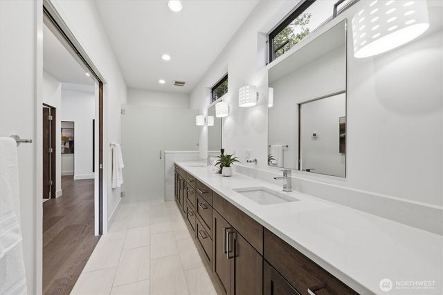 1533 38th Avenue E, Seattle, WA 98112