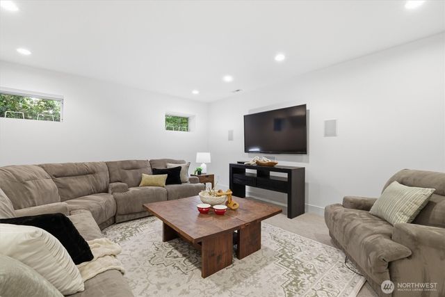 1533 38th Avenue E, Seattle, WA 98112