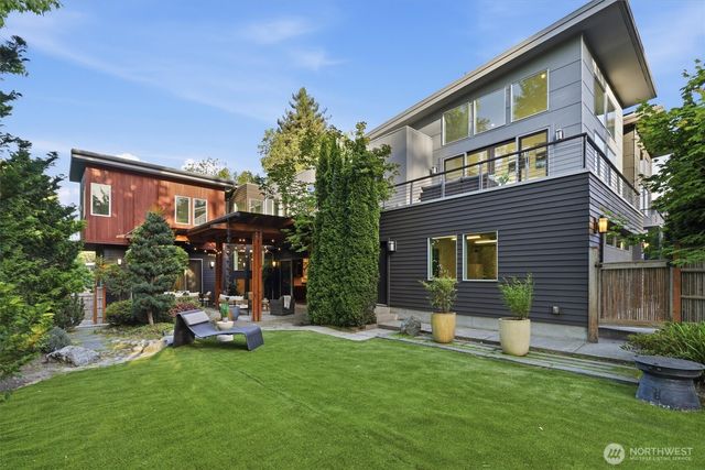 1533 38th Avenue E, Seattle, WA 98112