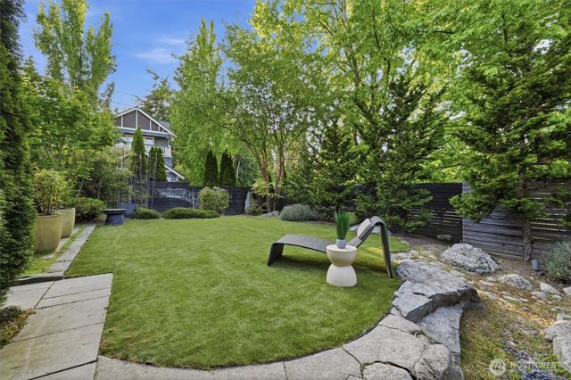 1533 38th Avenue E, Seattle, WA 98112
