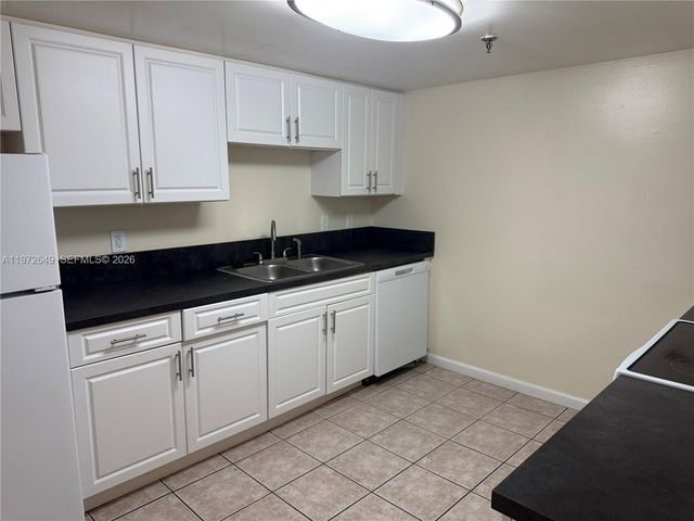 915 NW 1st Ave LTH118, Miami, FL 33136