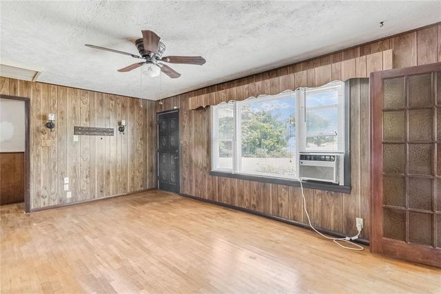 15655 Sooner Avenue, Maysville, OK 73057
