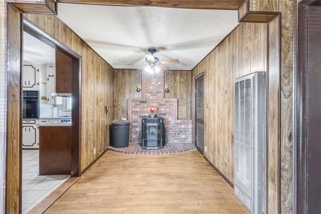 15655 Sooner Avenue, Maysville, OK 73057