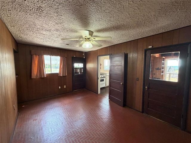 15655 Sooner Avenue, Maysville, OK 73057