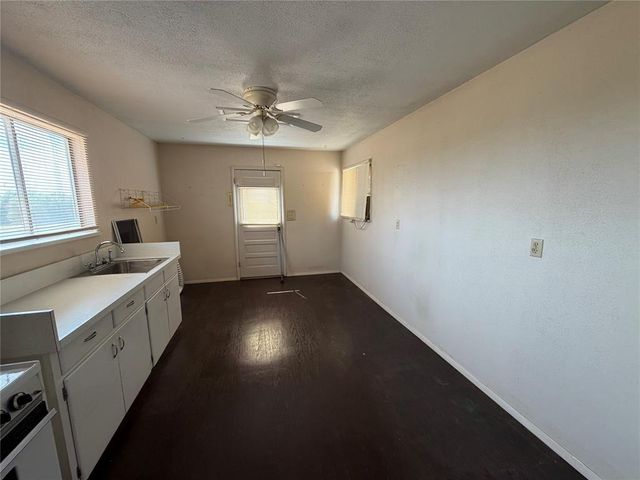 15655 Sooner Avenue, Maysville, OK 73057