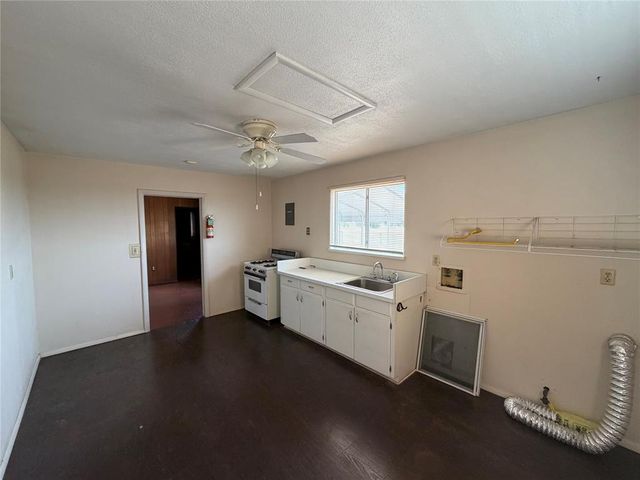 15655 Sooner Avenue, Maysville, OK 73057