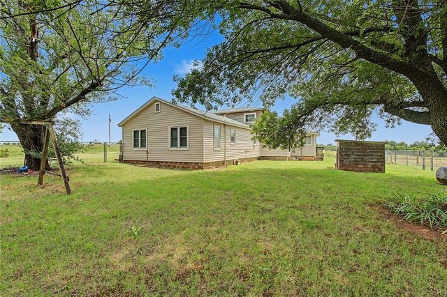 15655 Sooner Avenue, Maysville, OK 73057