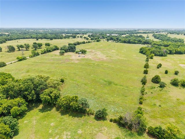 15655 Sooner Avenue, Maysville, OK 73057