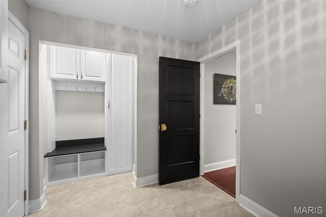 16 Nicolet Drive, Manchester, MO 63011