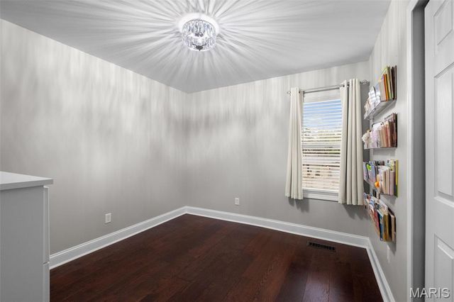 16 Nicolet Drive, Manchester, MO 63011