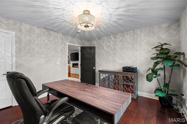 16 Nicolet Drive, Manchester, MO 63011