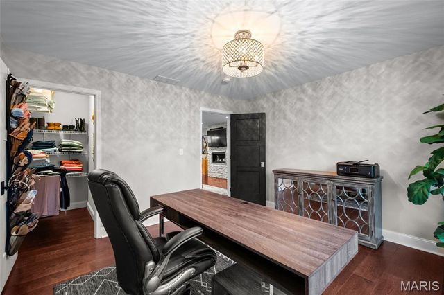 16 Nicolet Drive, Manchester, MO 63011