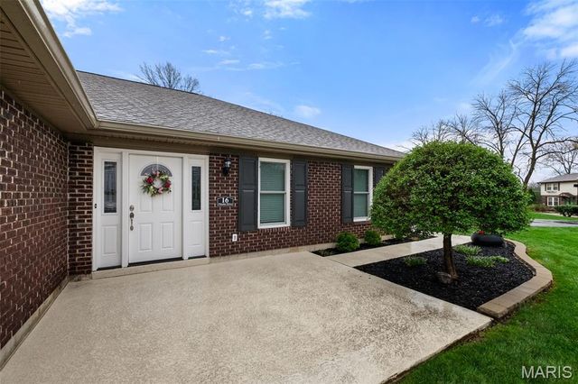 16 Nicolet Drive, Manchester, MO 63011