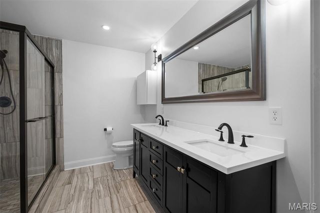 16 Nicolet Drive, Manchester, MO 63011