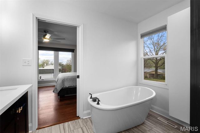 16 Nicolet Drive, Manchester, MO 63011