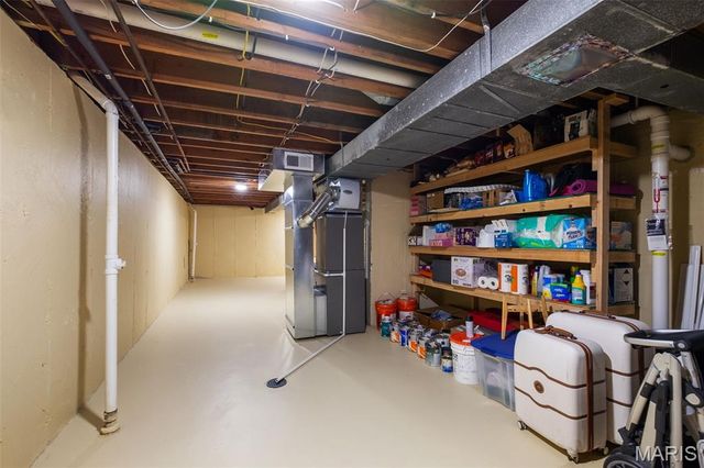 16 Nicolet Drive, Manchester, MO 63011