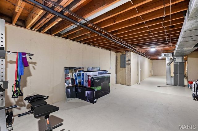 16 Nicolet Drive, Manchester, MO 63011