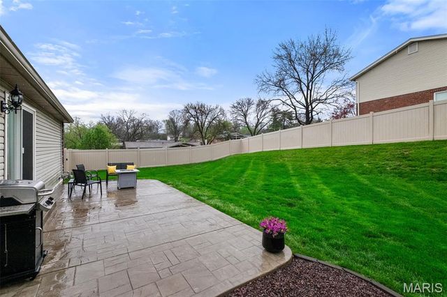 16 Nicolet Drive, Manchester, MO 63011