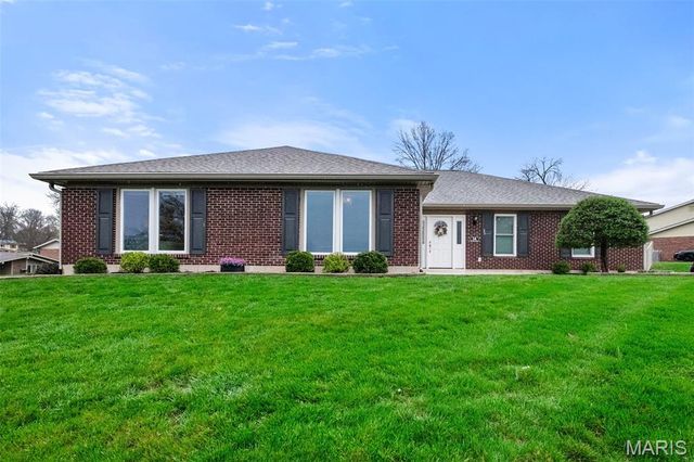 16 Nicolet Drive, Manchester, MO 63011