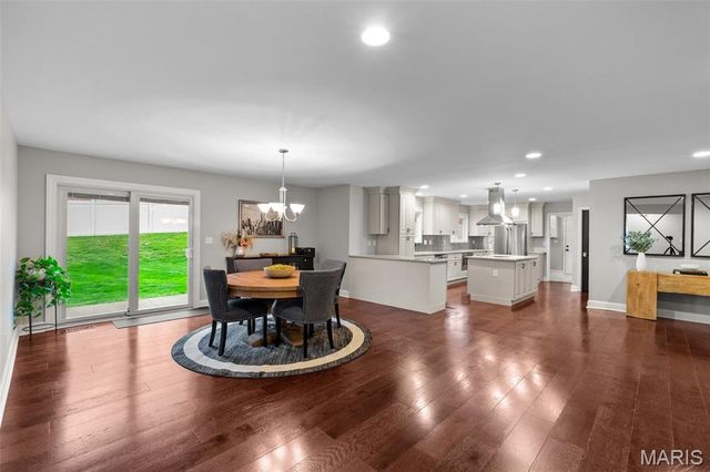 16 Nicolet Drive, Manchester, MO 63011