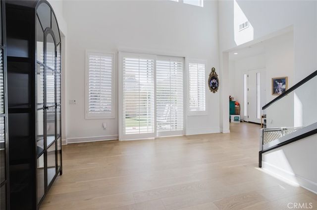 11743 Canoga Avenue, Chatsworth, CA 91311