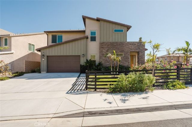 11743 Canoga Avenue, Chatsworth, CA 91311