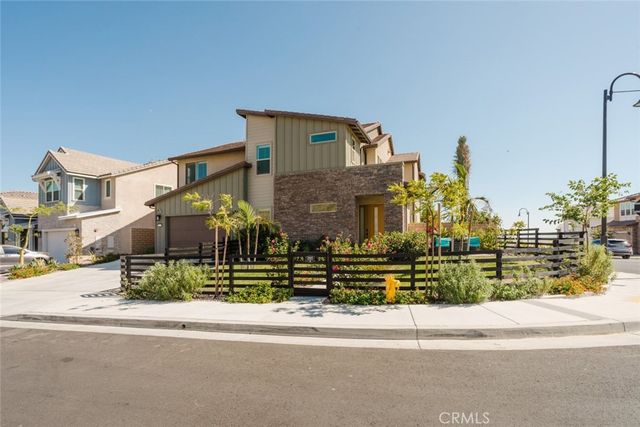 11743 Canoga Avenue, Chatsworth, CA 91311